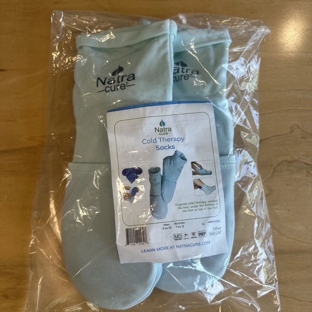 Natra Cure Cold Therapy Socks Gel Ice Treatment for Feet Heel Swelling Arch Blue